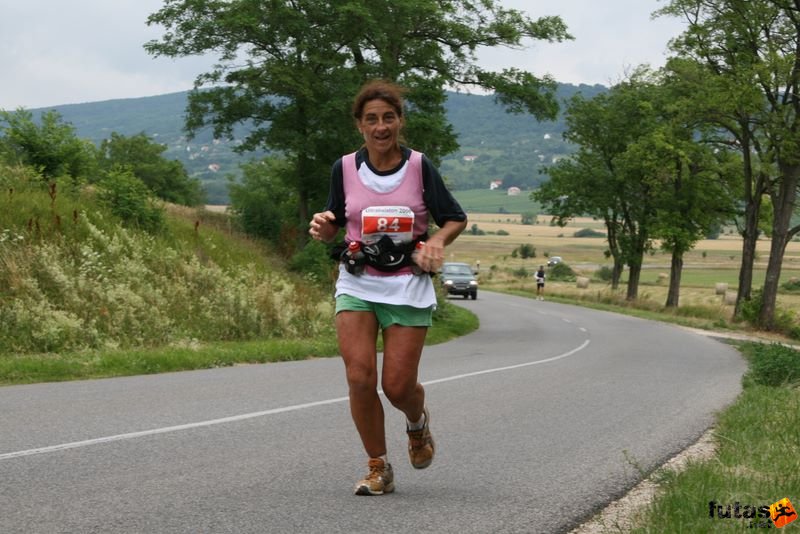 Ultrabalaton ultrabalaton_3724.jpg DADOUN Christine
runner from France Ultrabalaton running futás Köveskál után Nemesgulács felé,, ultrabalaton_3724.jpg, DADOUN Christine
runner from France