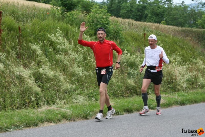 Ultrabalaton ultrabalaton_3729.jpg CHRISTENSEN HORNBECH Poul and CHRISTENSEN HORNBECH John
Ultrabalaton finihsers Ultrabalaton running futás Köveskál után Nemesgulács felé,, ultrabalaton_3729.jpg, CHRISTENSEN HORNBECH Poul and CHRISTENSEN HORNBECH John
Ultrabalaton finihsers