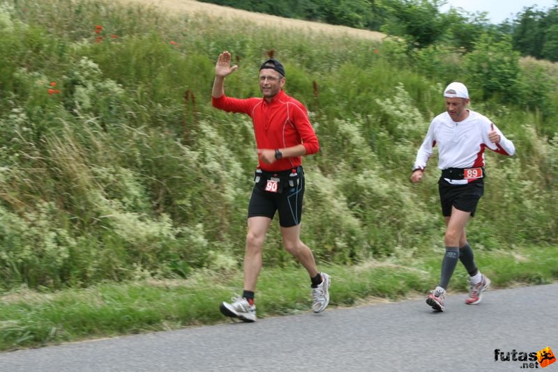 Ultrabalaton ultrabalaton_3730.jpg CHRISTENSEN HORNBECH Poul and CHRISTENSEN HORNBECH John
Ultrabalaton finihsers ultra runners Ultrabalaton running futás Köveskál után Nemesgulács felé,, ultrabalaton_3730.jpg, CHRISTENSEN HORNBECH Poul and CHRISTENSEN HORNBECH John
Ultrabalaton finihsers ultra runners