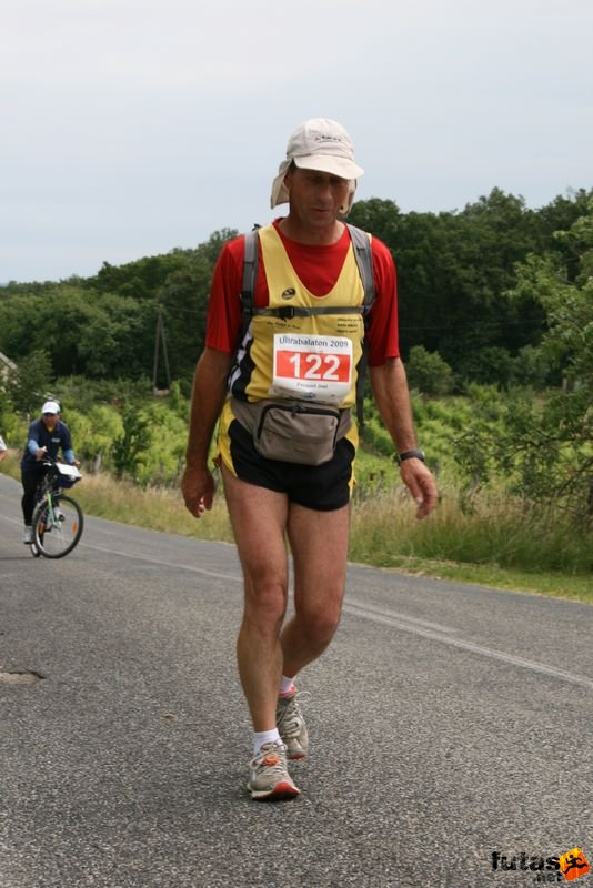 Ultrabalaton ultrabalaton_3432.jpg PASQUET Joel , France, Ultrabalaton finisher Ultrabalaton ultra running , Tihany Dörgicse futószakasz,, ultrabalaton_3432.jpg, PASQUET Joel , France, Ultrabalaton finisher