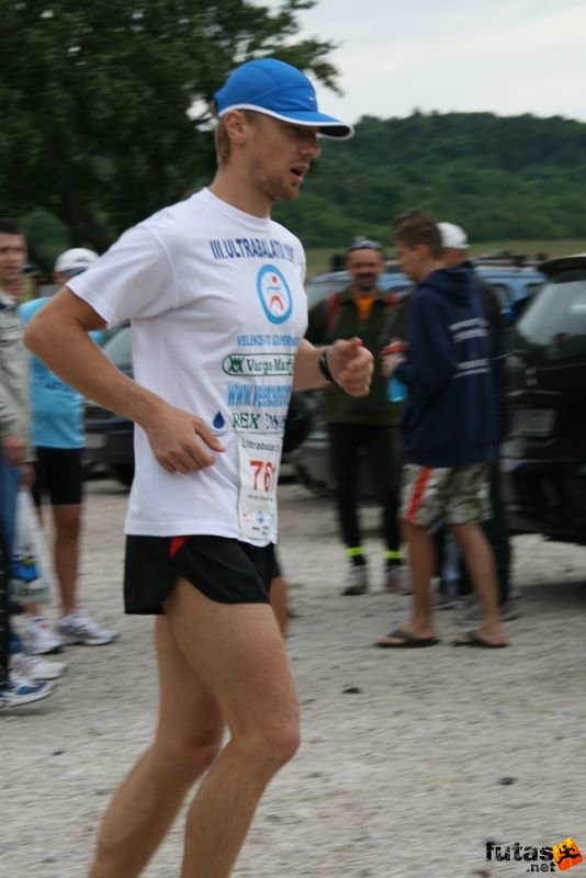 Run Ultrabalaton, Tihany Start, ultrabalaton_3059.jpg, bemelegítés