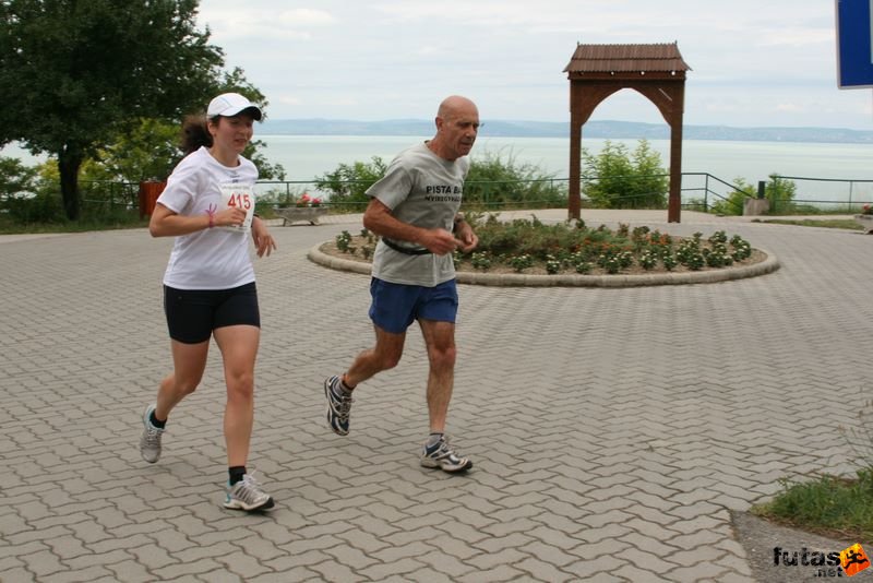 Ultrabalaton ultrabalaton_4284.jpg Icu és Pista bácsi nem érnek rá nézelődni, csak futnak és futnak Ultrabalaton ultra és váltó futás a Balaton körül Balatonvilágos Tihany futó szakasz, ultrabalaton_4284.jpg, Icu és Pista bácsi nem érnek rá nézelődni, csak futnak és futnak