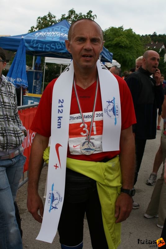 Ultrabalaton ultrabalaton_4395.jpg NOSZIK János
Ultrabalaton finisher Tihany 212 km futás 31:29:10 Ultrabalaton ultra és váltó futás a Balaton körül Balatonvilágos Tihany futó szakasz, ultrabalaton_4395.jpg, NOSZIK János
Ultrabalaton finisher Tihany 212 km futás 31:29:10