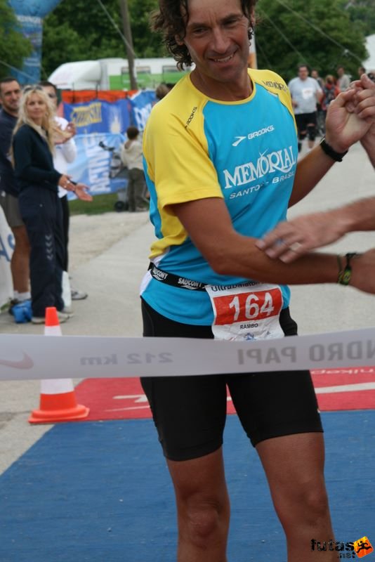 Ultrabalaton ultrabalaton_4403.jpg Rambo Ultrabalaton finisher, PAPI Alessandro Ultrabalaton ultra és váltó futás a Balaton körül Balatonvilágos Tihany futó szakasz, ultrabalaton_4403.jpg, Rambo Ultrabalaton finisher, PAPI Alessandro