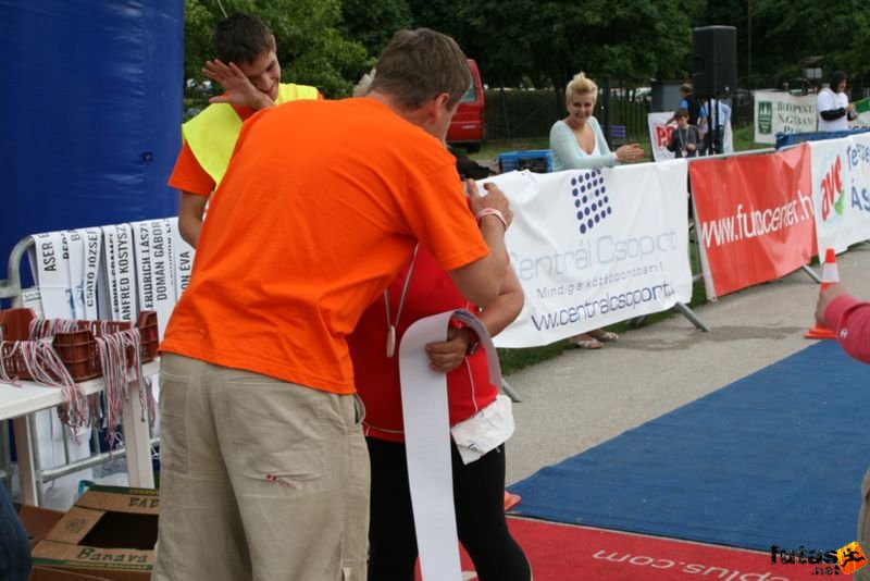 Ultrabalaton ultrabalaton_4449.jpg Gratulálunk Edit Ultrabalaton ultra és váltó futás a Balaton körül Balatonvilágos Tihany futó szakasz, ultrabalaton_4449.jpg, Gratulálunk Edit