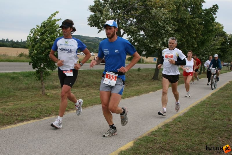 Ultrabalaton ultrabalaton_3226.jpg PAPI Alessandro , CESCONETTO Daniele, Márton Attila Ultrabalaton running Tihany - Aszófő,, ultrabalaton_3226.jpg, PAPI Alessandro , CESCONETTO Daniele, Márton Attila