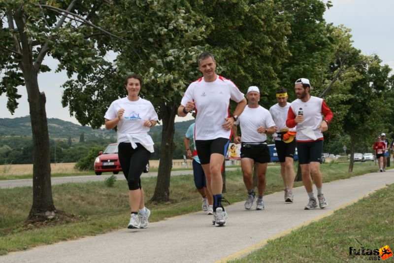 Ultrabalaton running Tihany - Aszófő,, ultrabalaton_3323.jpg, kék kocka
