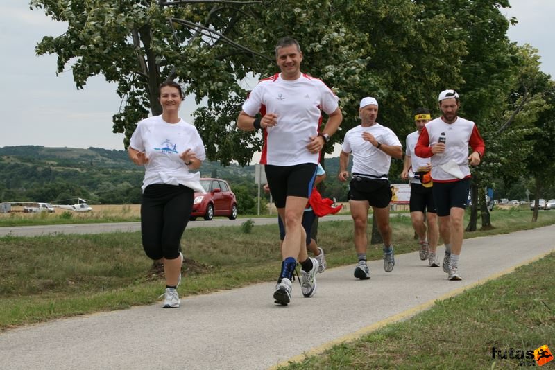 Ultrabalaton ultrabalaton_3324.jpg Móni és Bocsi Ultrabalaton running Tihany - Aszófő,, ultrabalaton_3324.jpg, Móni és Bocsi