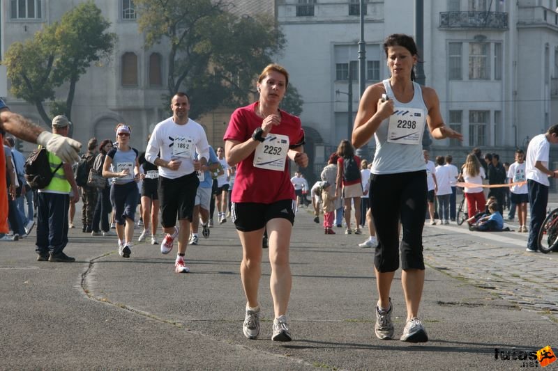 Nato futás nato_running_229.jpg Pintérné Somogyi Katalin, Barcsik Mónika Nato futás, Budapest Futóvesztivál, nato_running_229.jpg, Pintérné Somogyi Katalin, Barcsik Mónika