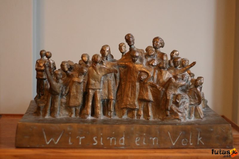 Berlin Rotes Rathaus, Wir sind ein Volk