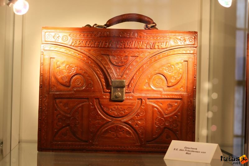 Berlin Rotes Rathaus, Geshank S. E des Präsidenten von Mali