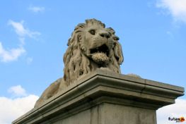 oroszlán a Lánchídon