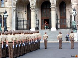 magyar katonák a Kossuth téren az állami ünnepség próbáján