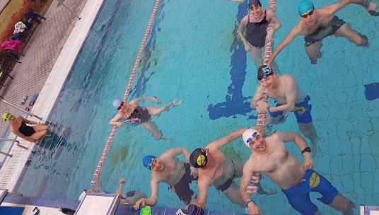 Ötös Levegő Úszósport úszói a Dagályban