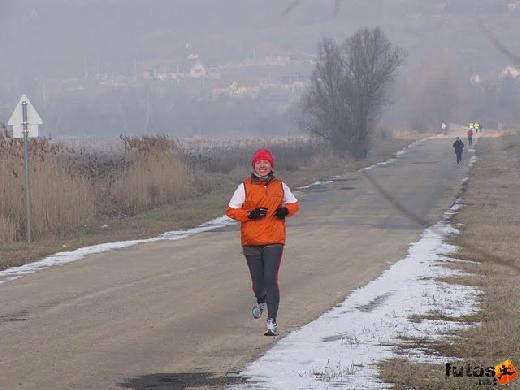 At the 19th km, almost frozen, but happy !!!! Marafko Isabelle futás IMG_2633.JPG