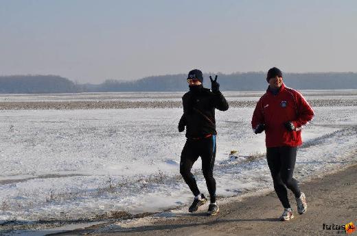  Pusztai Zsolt futás 251821_421748494566629_1765717957_n.jpg