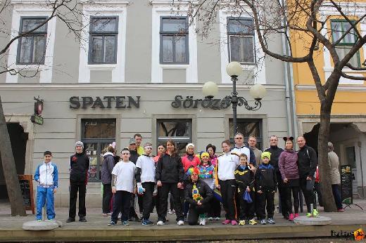Farsangi futás Újhelyi  Futók futás 11004053_1014930018520513_1226408984_n.jpg