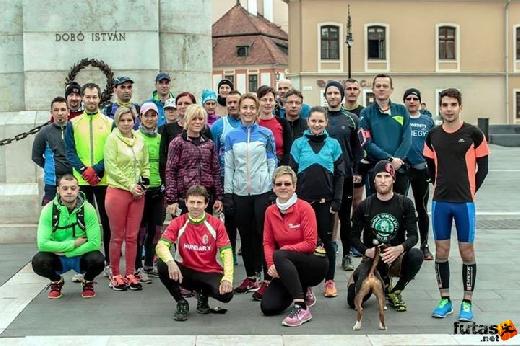 csoportkep indulas elott Varga Gyozo futás IMG_1349299490670147.jpeg