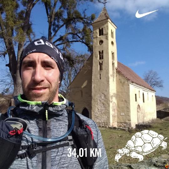 Mánfai templom, félúton Farkas Ádám futó 154879553_143351817649406_5695746225974186578_n.jpg