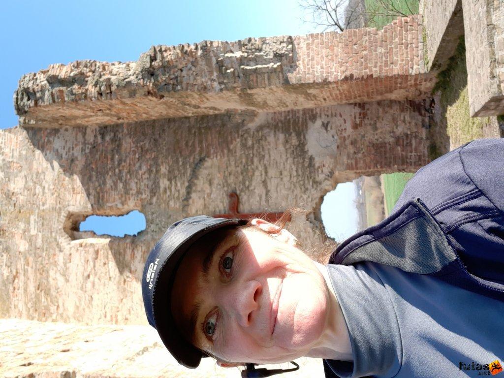 Félúton - a zeleméri templomrom Kozmáné Kancz Eleonóra futó 20210228_090922.jpg