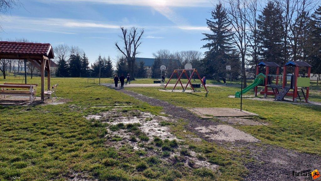 Iskola udvari futás Hoboli Diákok futó 20230130_100605.jpg