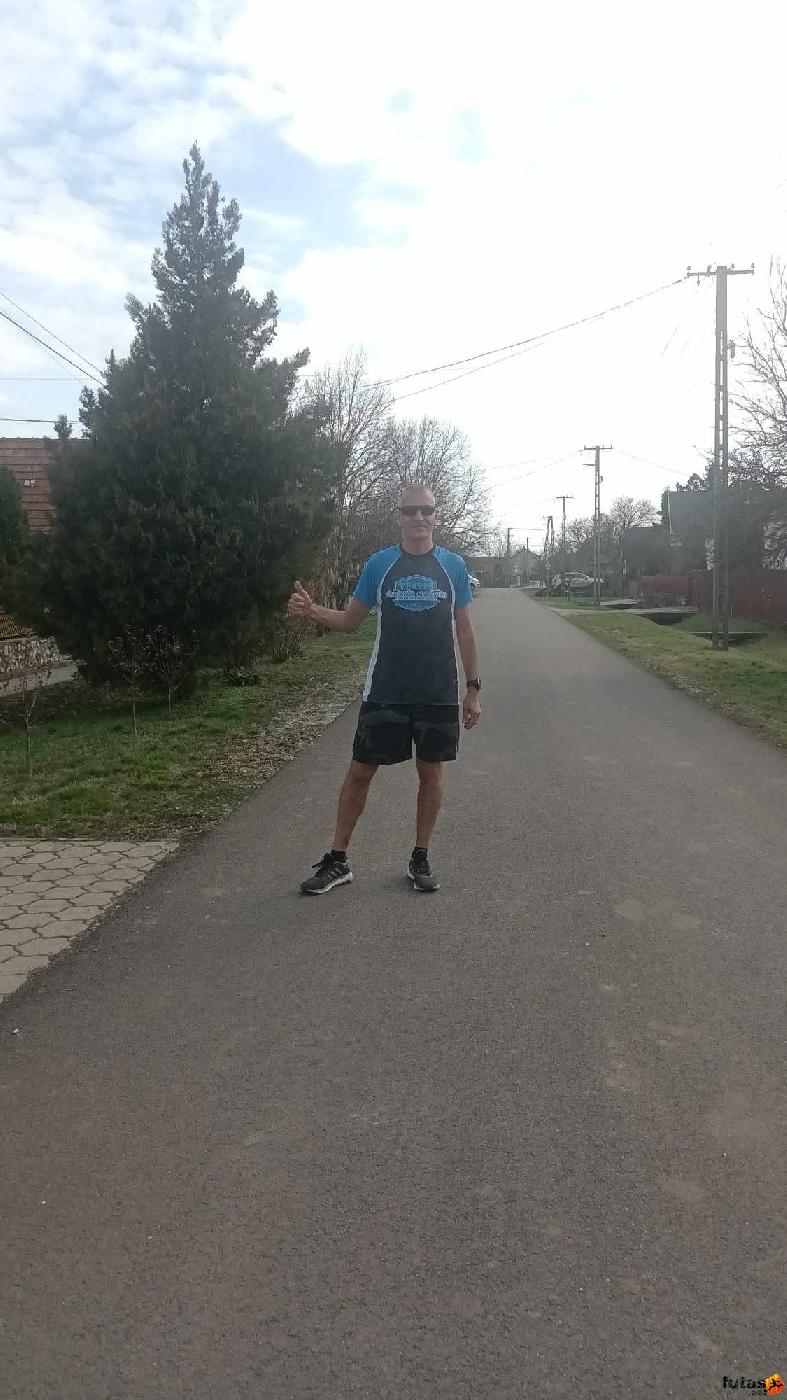  Juhász Sándor futó 418024772_1159966091836174_5873340087618480993_n.jpg