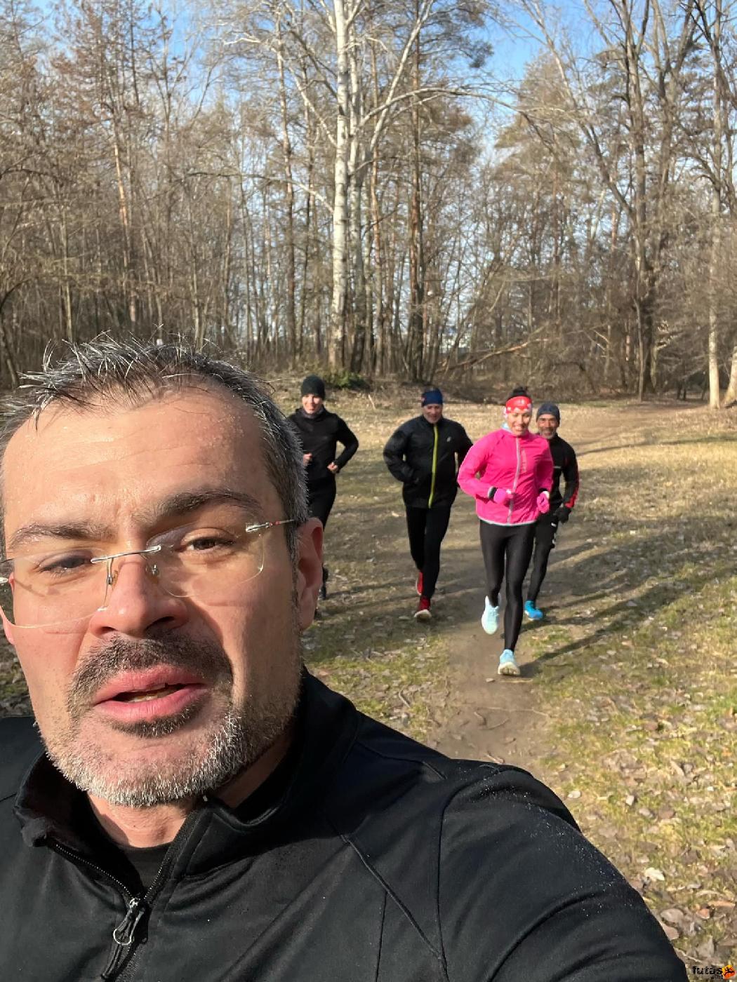 A vége felé.... Dr. Szabó Attila futó att.vbKslJb7MYYAegt4XCD_5MjpC-E3pYrWygh5GQLbjzg.jpg